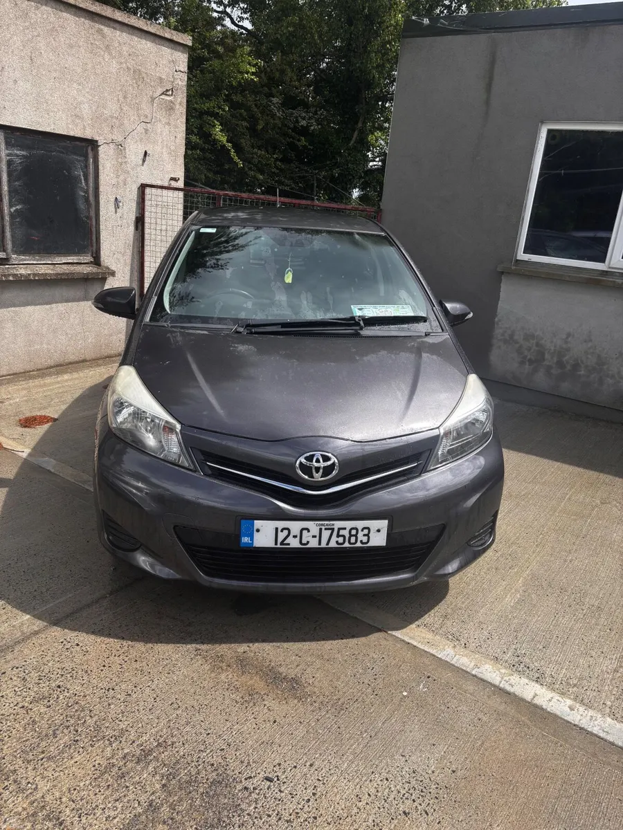 Toyota Yaris 2012 - Image 1