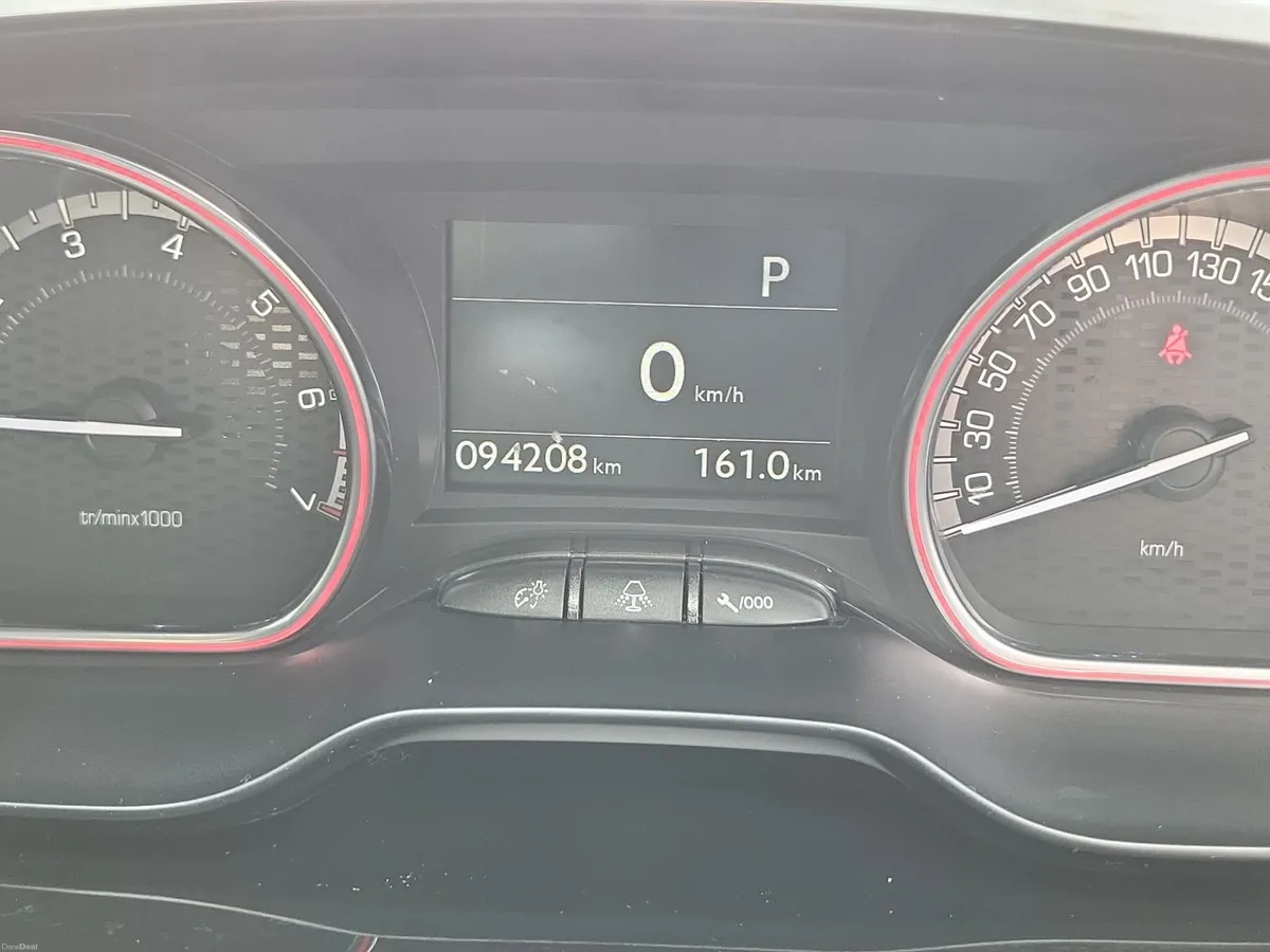 Peugeot 2008 2019 automatic gtline - Image 4