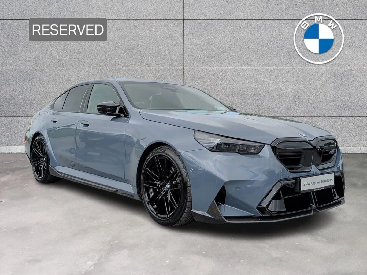 BMW M5 M5 PHEV 4DR AUTO + M Performance Carbon Kit - Image 1