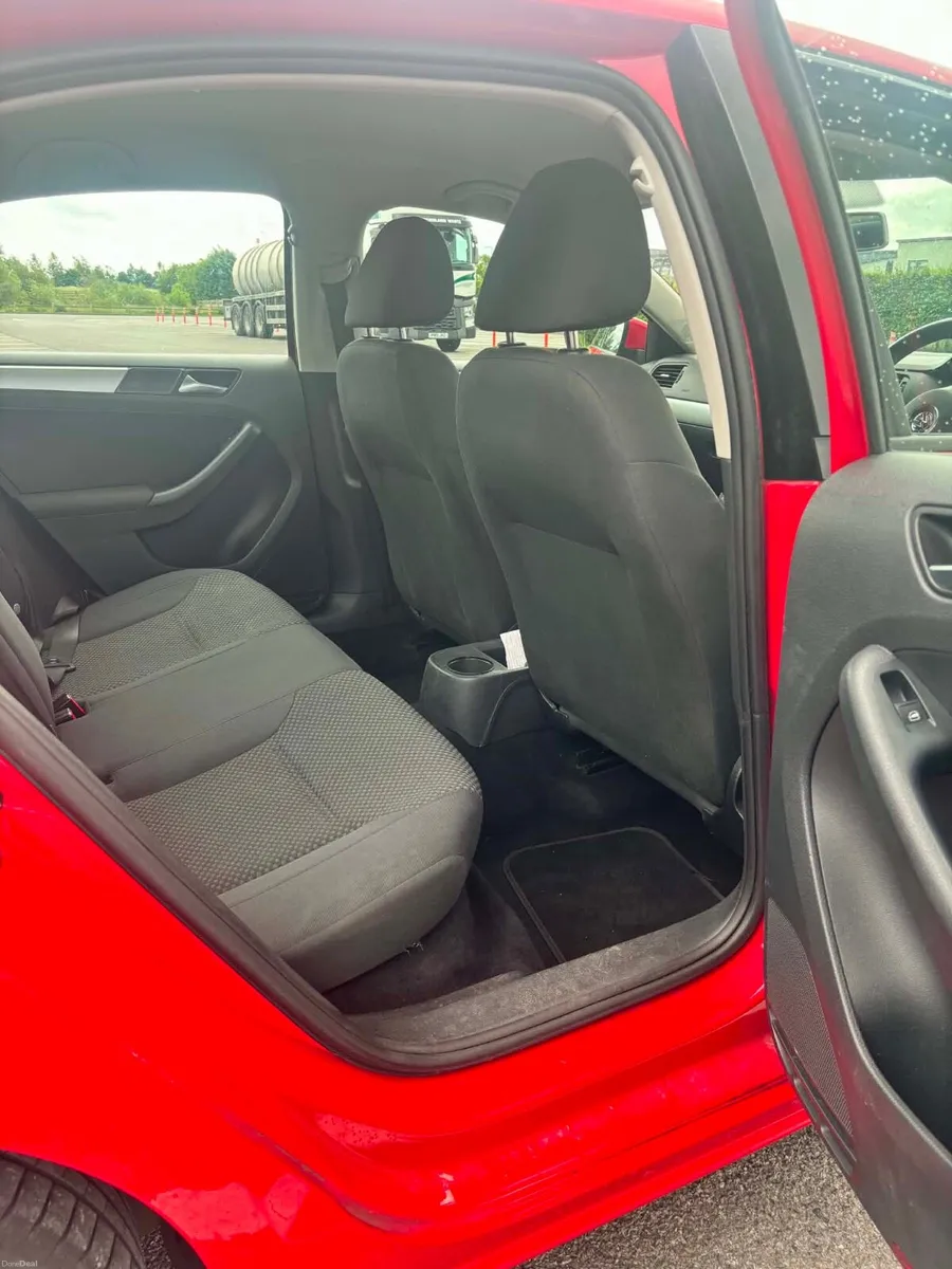 Automatic 2012 Jetta 1.6 TDI- Low Kms -NCT and TAX - Image 4