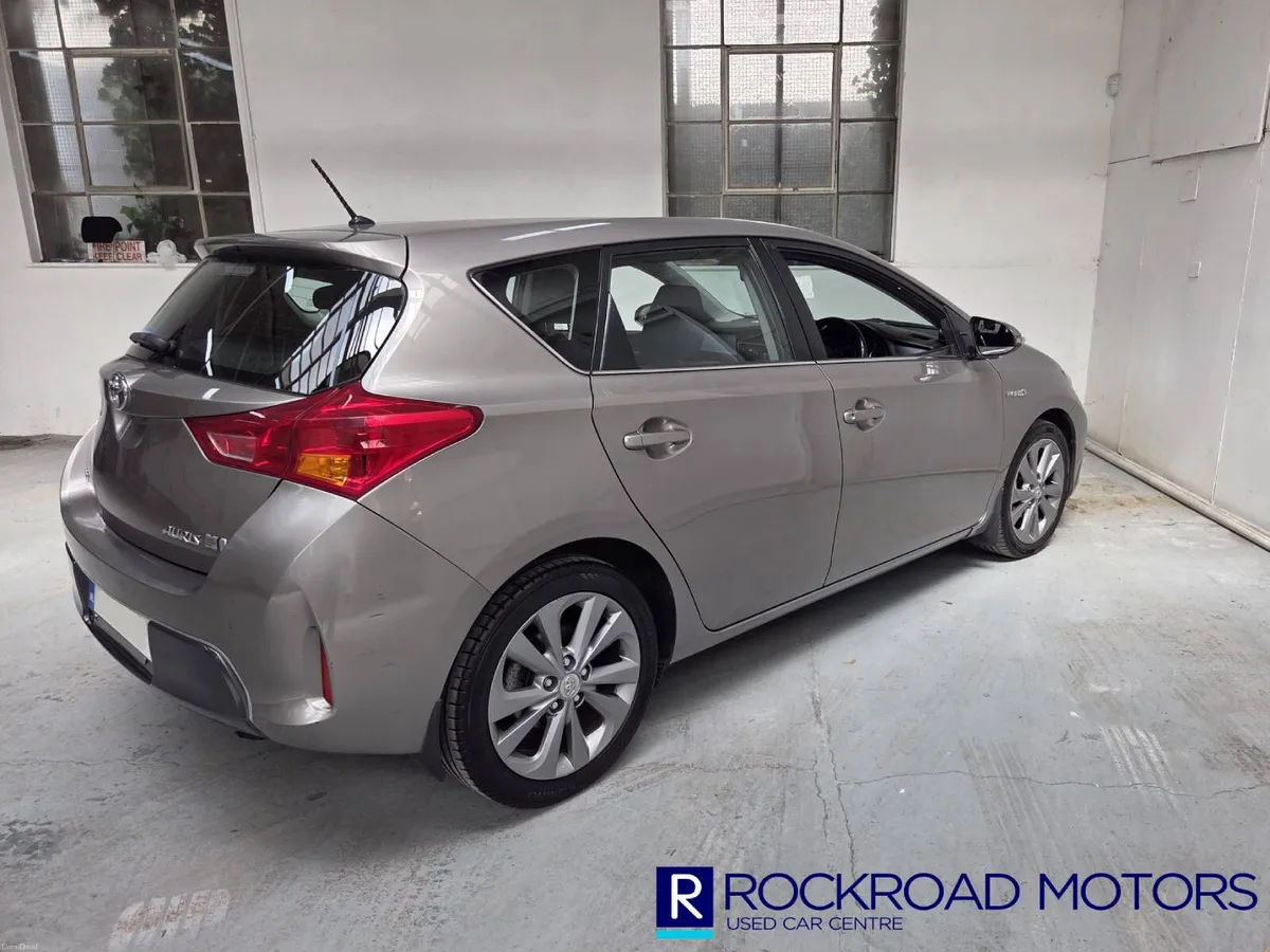 Toyota Auris t Spirit,  2013 - Image 4