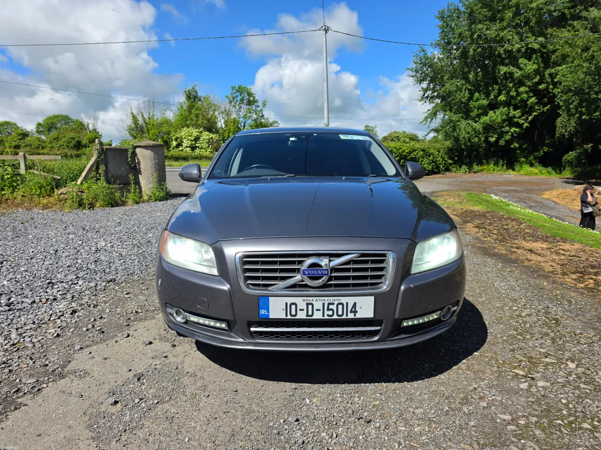 Volvo S80 1.6 diesel ( new NCT and TAXED ) - Image 3
