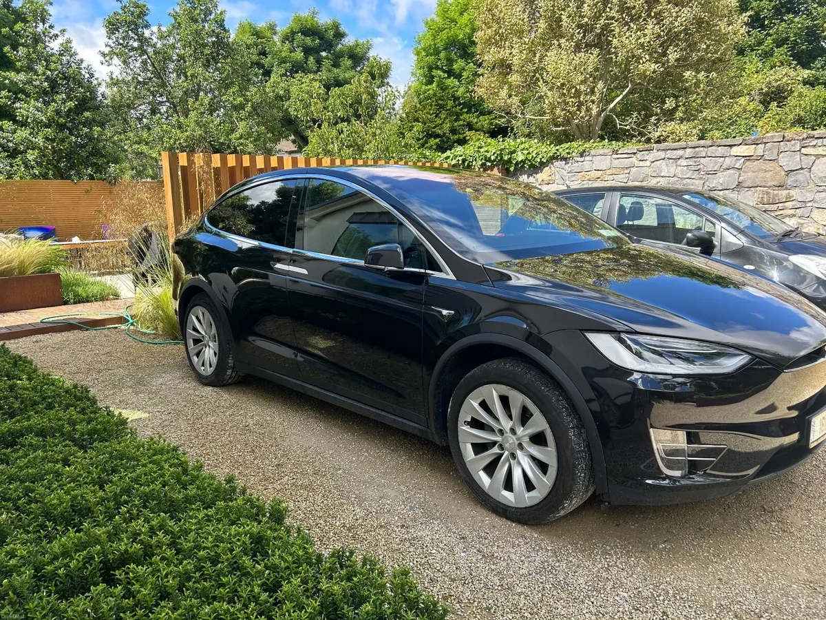 Tesla Model X 2018 - Image 3