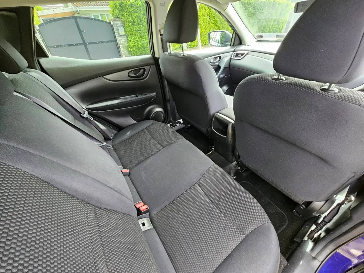 2015 Nissan Qashqai XE - Image 3
