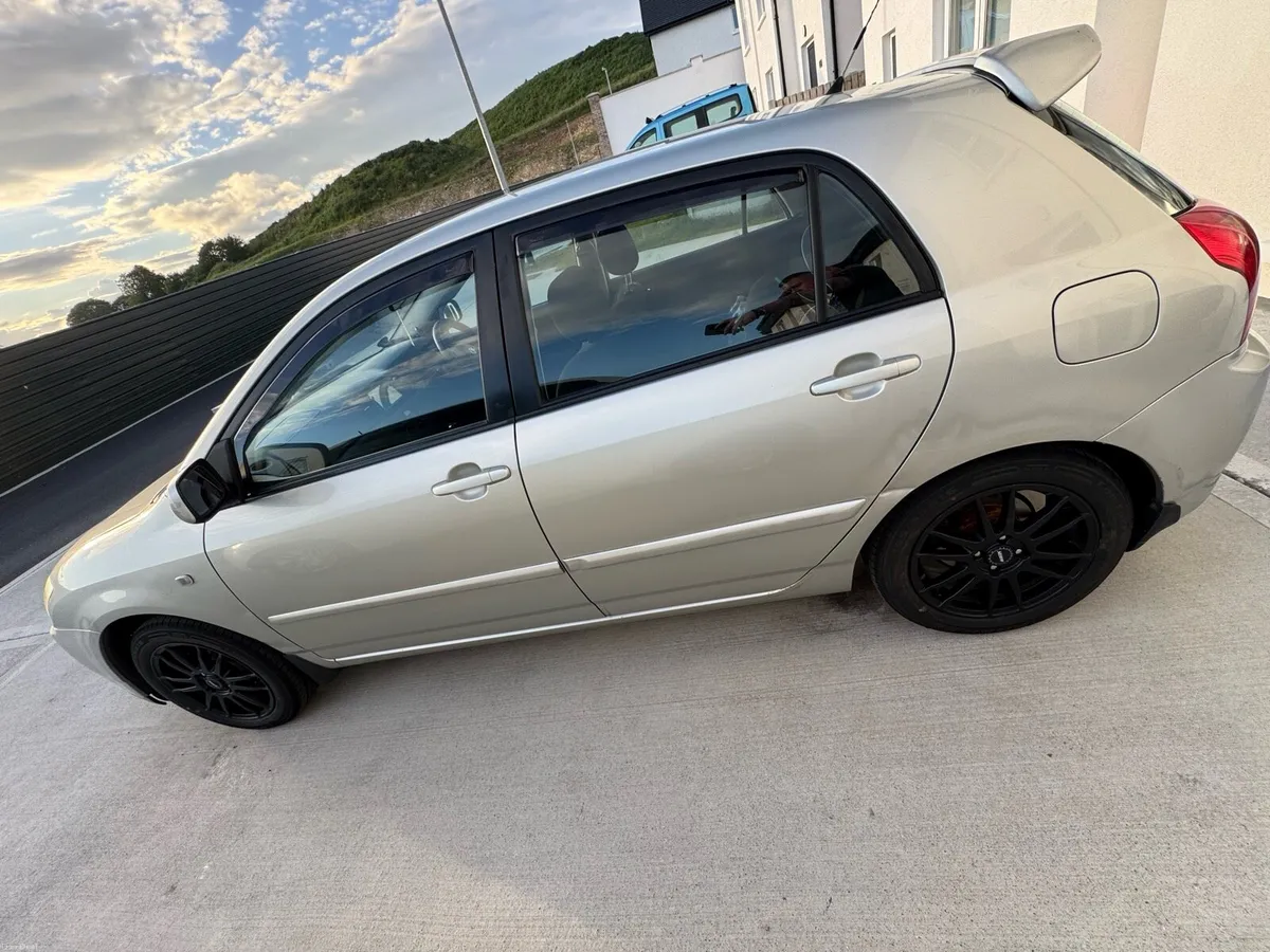 Toyota Corolla - Image 4