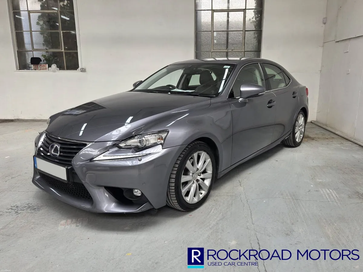 Lexus IS300h Hybrid Executive,  2015 - Image 6