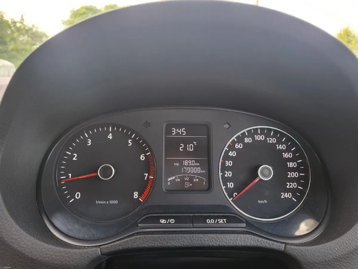 Volkswagen Polo 2014 - Image 2