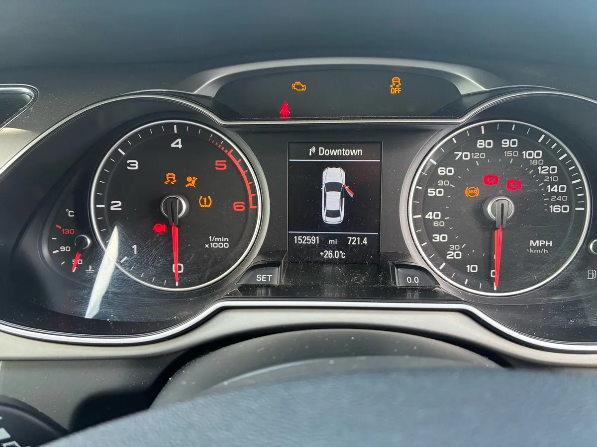 Audi A4 2015 - Image 5