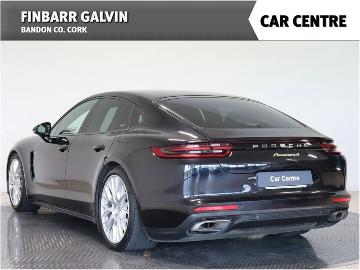 Porsche Panamera  4 E-Hybrid Executive - Image 2