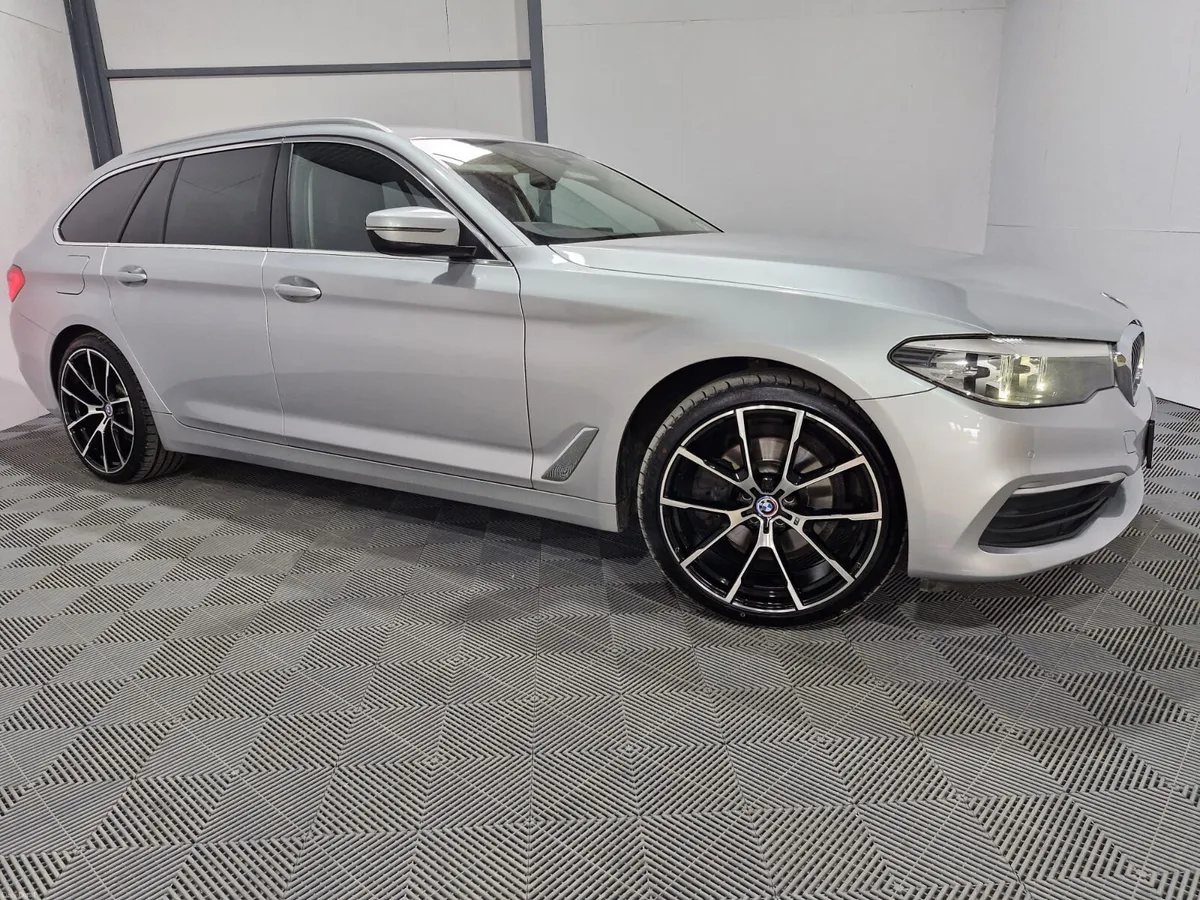 2019 BMW G31 520D Estate Auto - Image 1