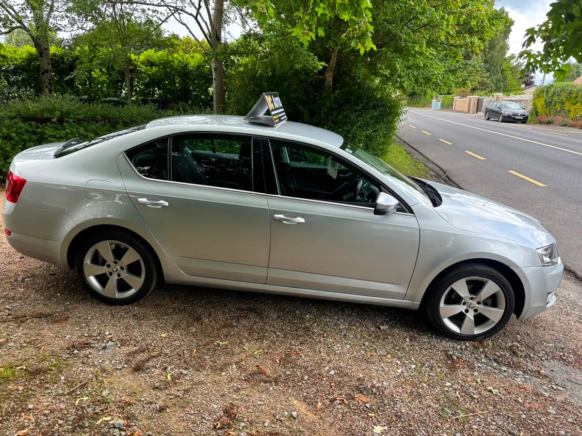 Skoda Octavia 2017 - Image 2