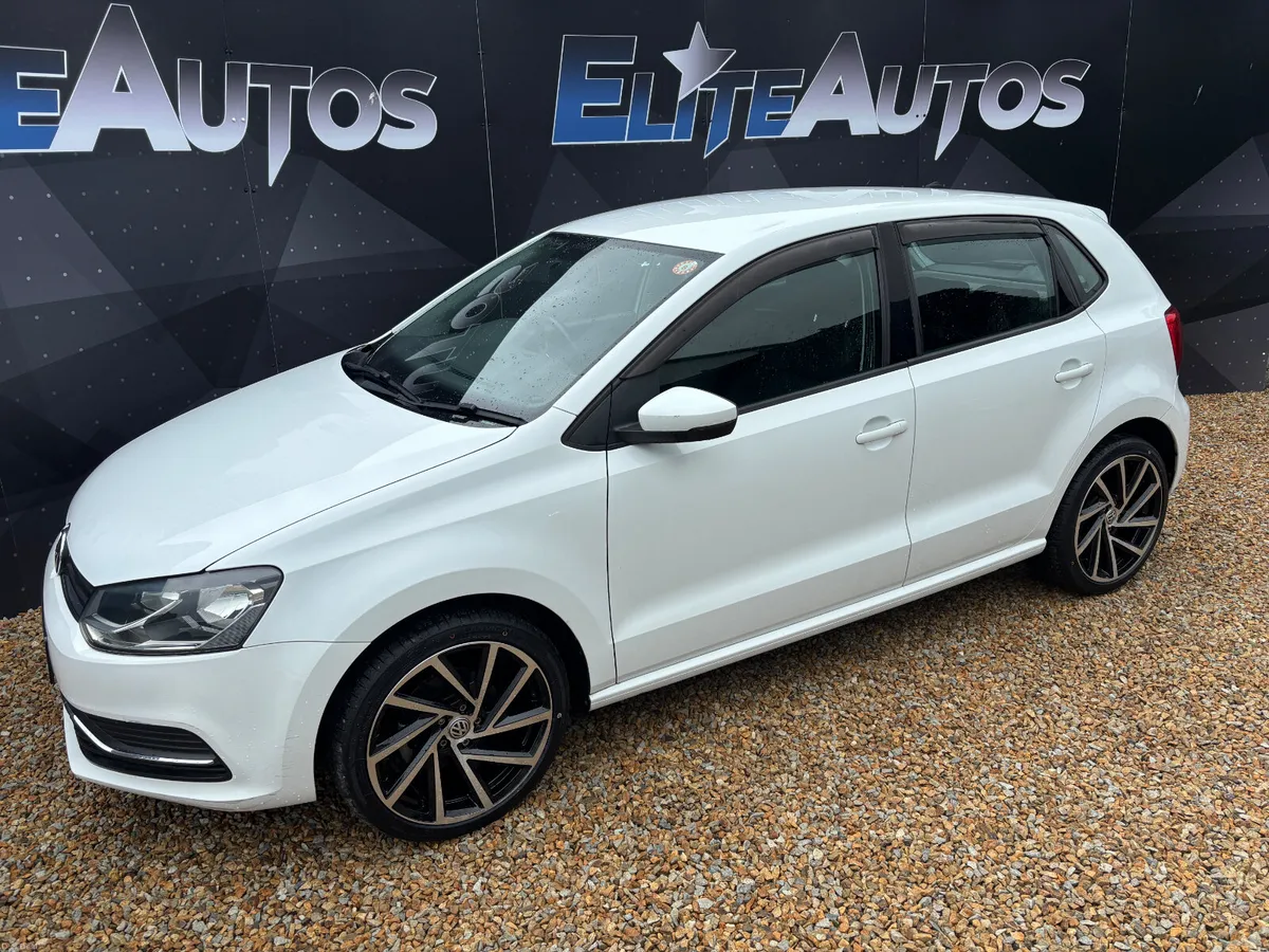 Volkswagen Polo TSI 1.2 Automatic 2015 - Image 2