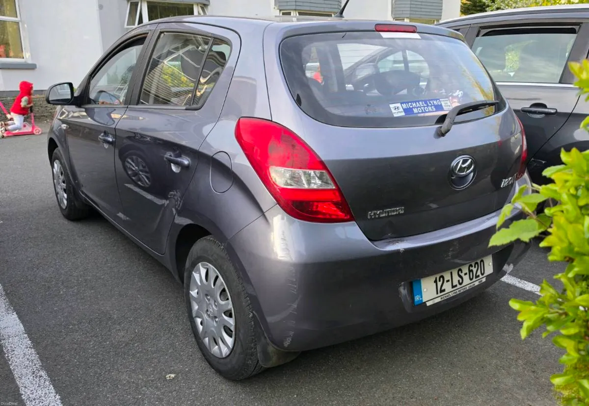 Hyundai i20 Manual (read description) - Image 4