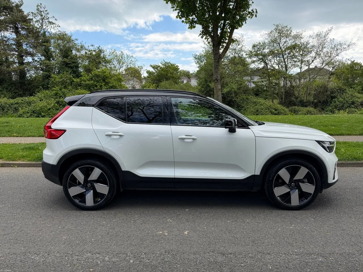 Volvo XC40 2023 Low Mileage - Image 2