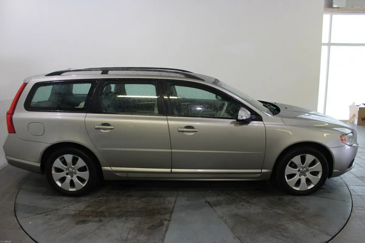 Volvo V70 2.0 D SE - Image 3