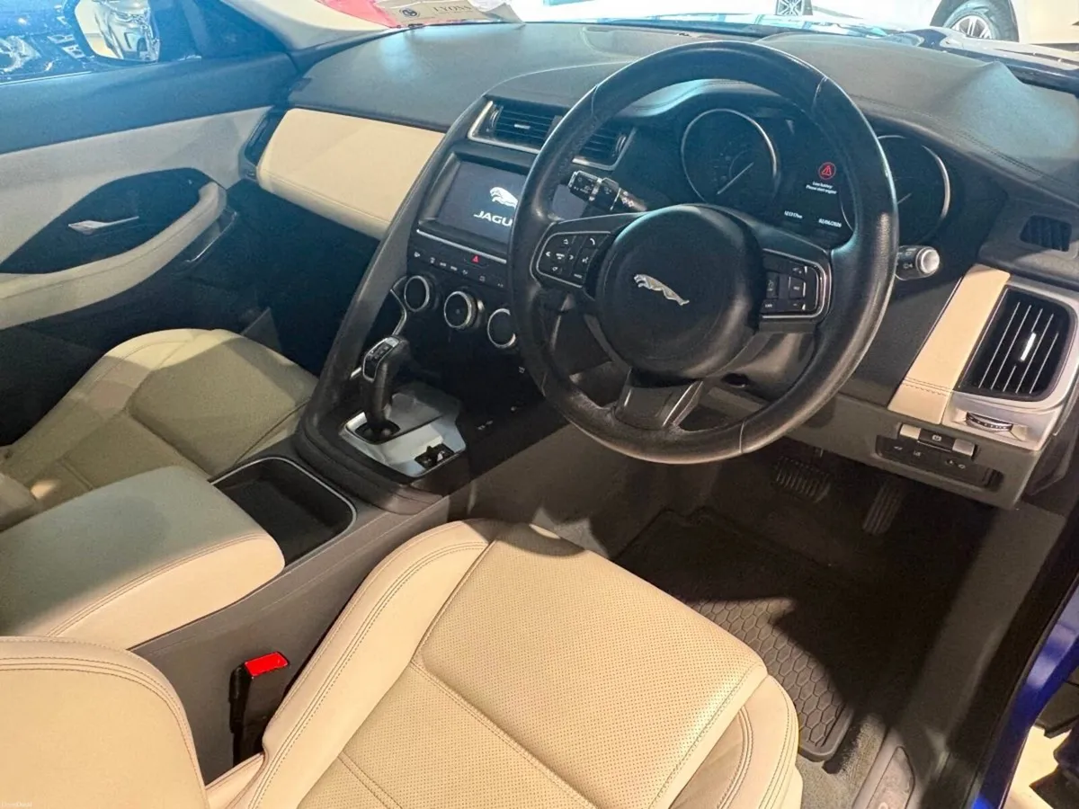 Jaguar E-Pace Automatic / Leather / AWD - Image 3
