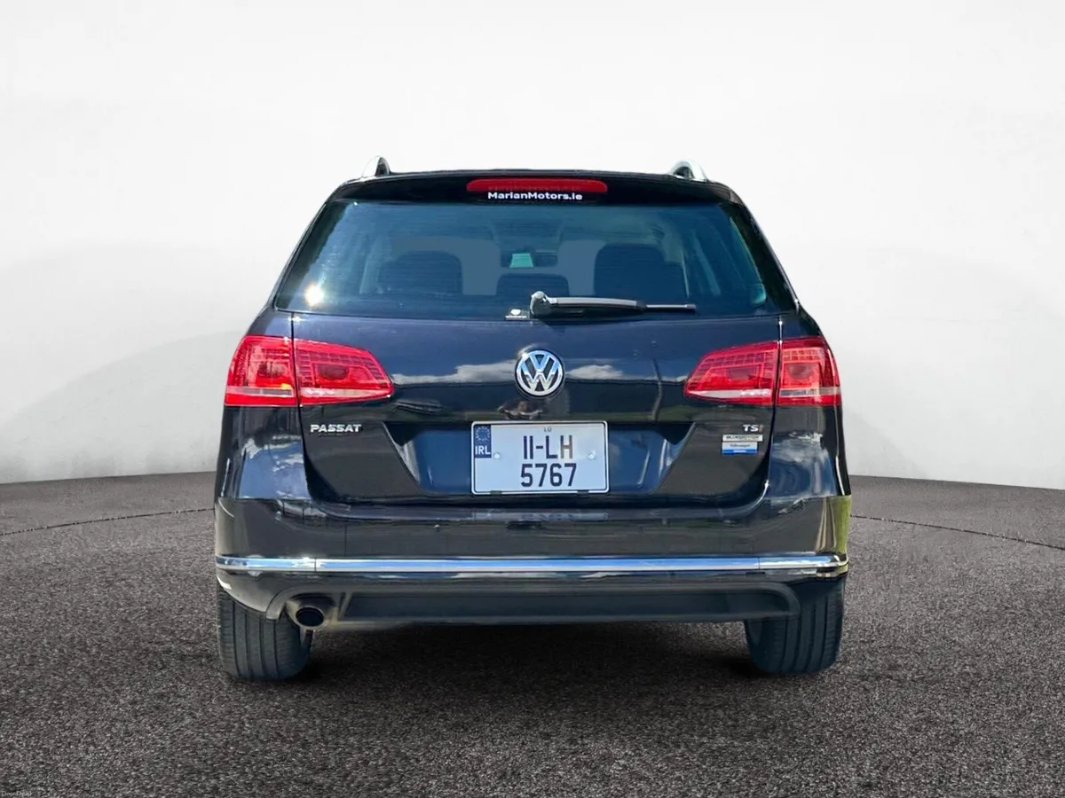 2011 Black VW Passat Estate - Image 4