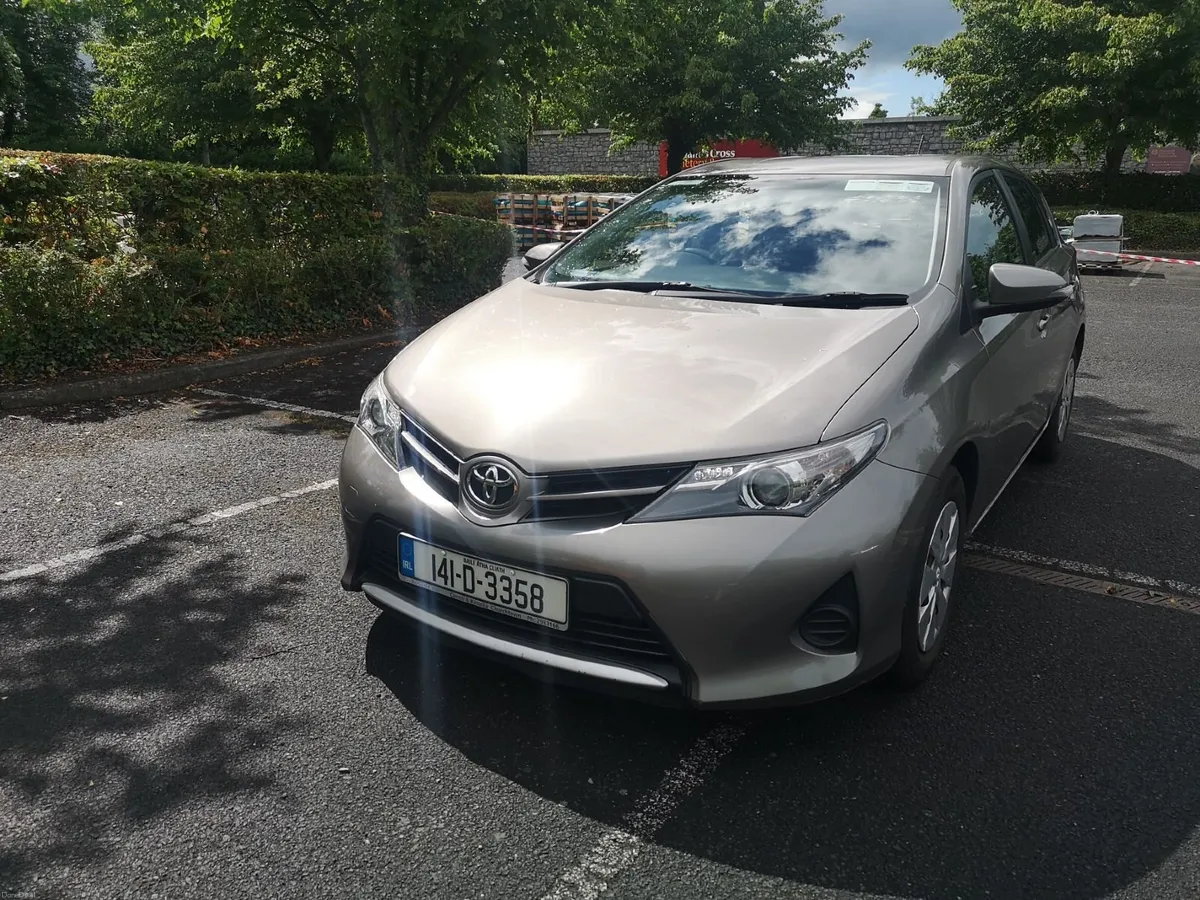 Toyota Auris 2014 - Image 1