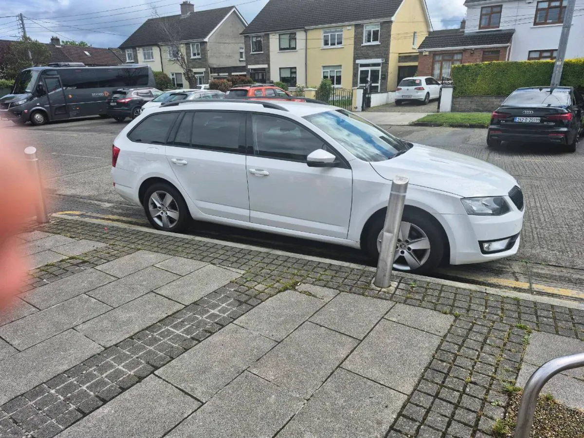Skoda octavia 1.2 petrol estate - Image 5