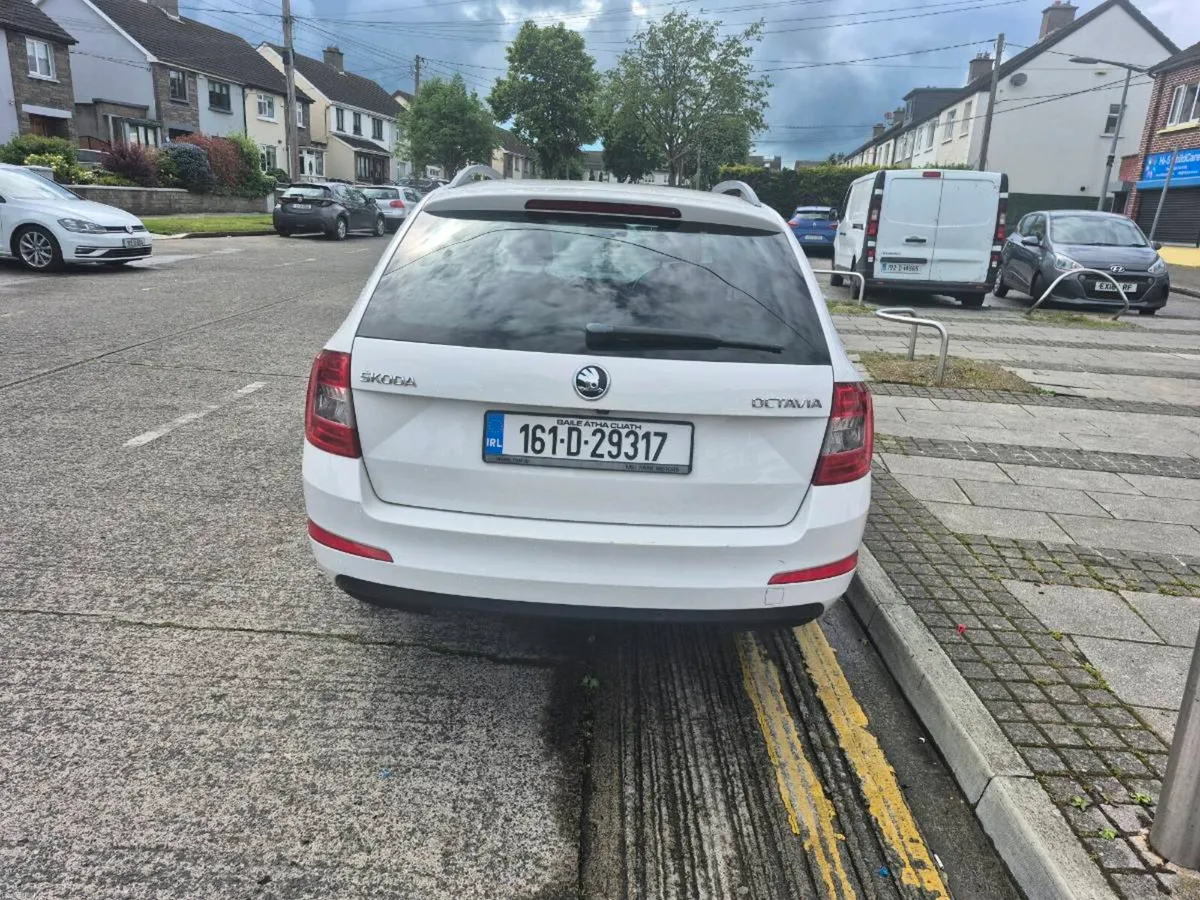 Skoda octavia 1.2 petrol estate - Image 2