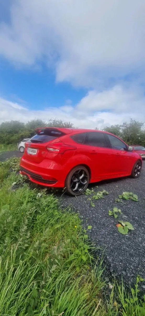 2017 Ford Focus ST - Image 3