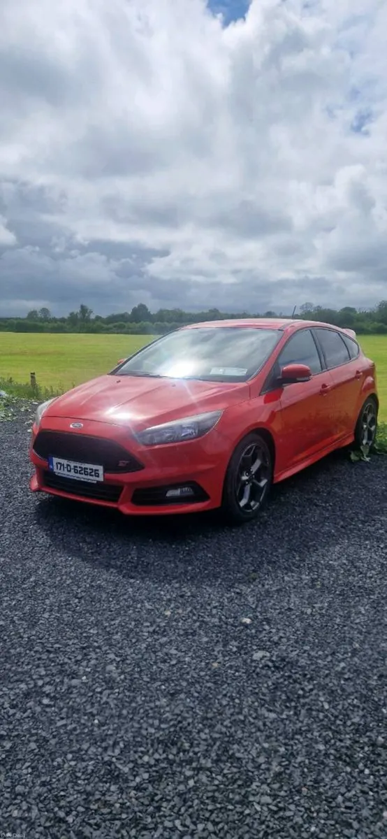 2017 Ford Focus ST - Image 2