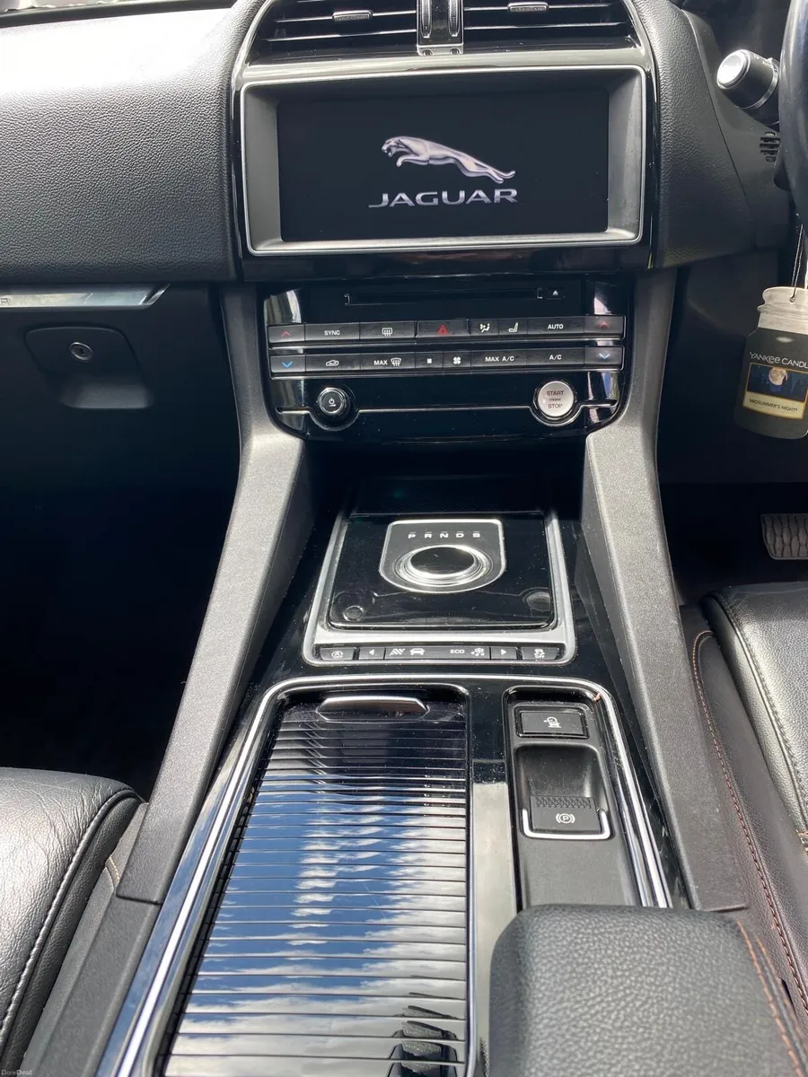 Jaguar f pace - Image 6
