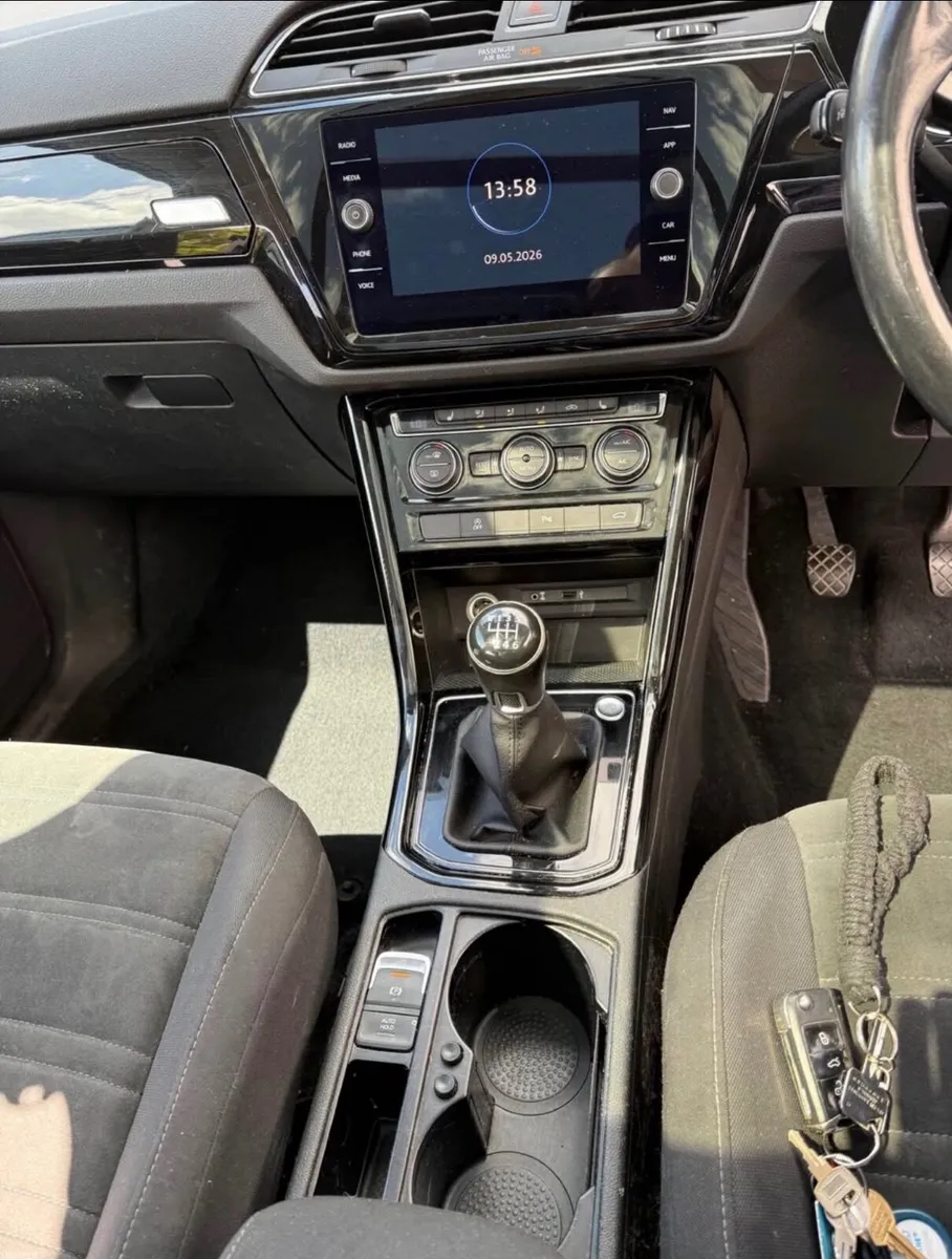 Volkswagen Touran 2018 - Image 4