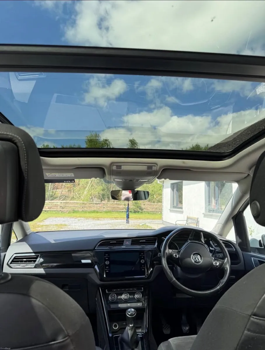 3 days left not relisting Volkswagen Touran 2018 - Image 5