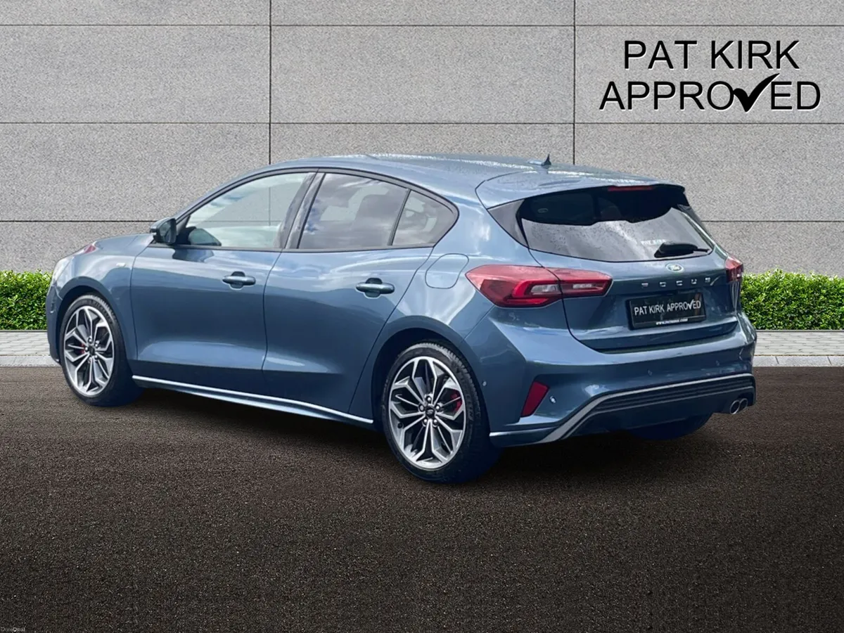 Ford Focus Hatchback ST-Line X - Image 2