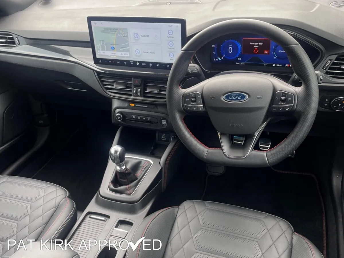 Ford Focus Hatchback ST-Line X - Image 4