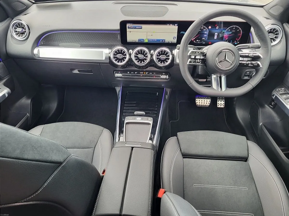 Mercedes-Benz GLB GLB200d AMG LinE PLUS AUTO *(7 S - Image 4