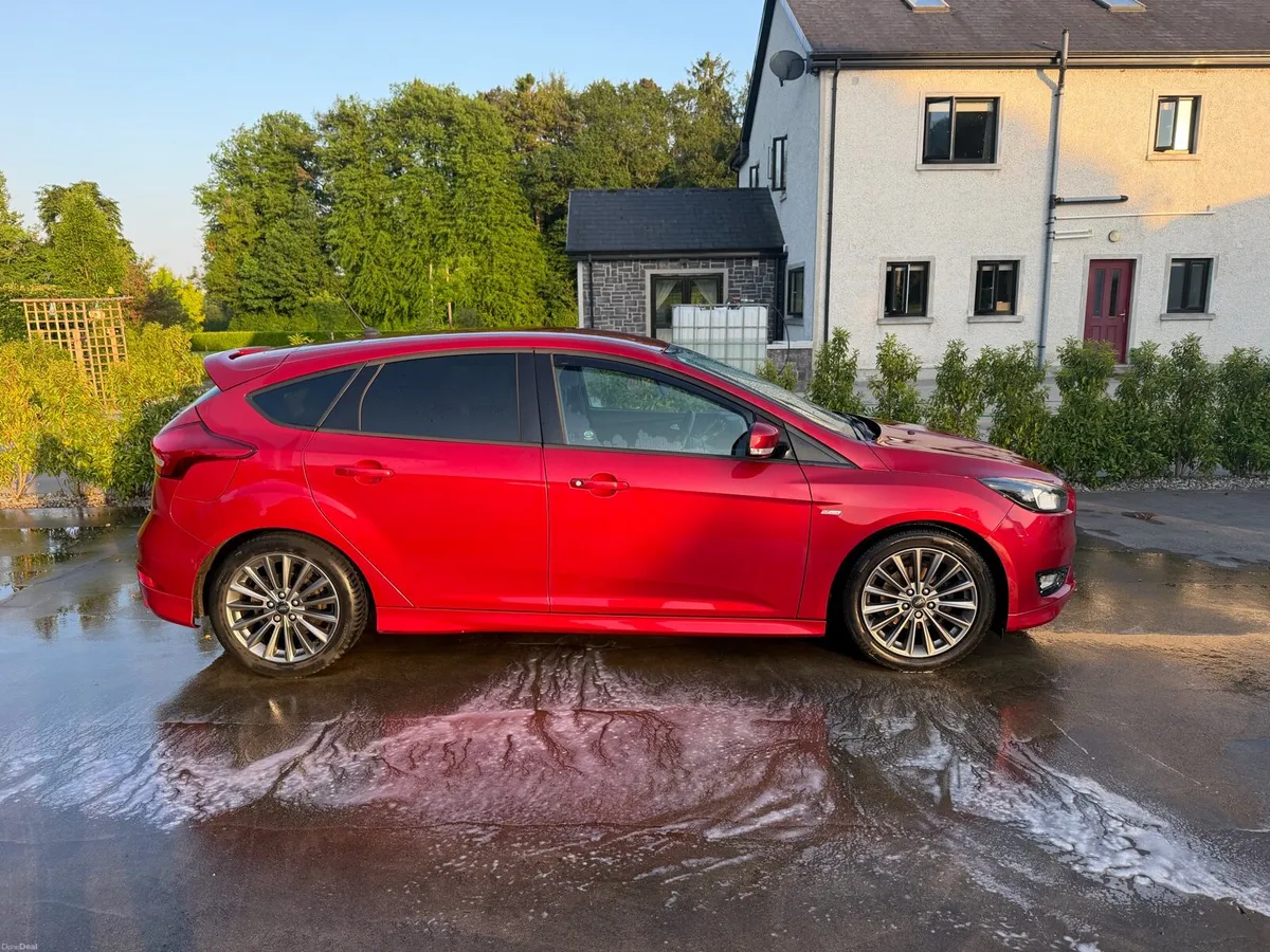 Ford Focus - Image 2