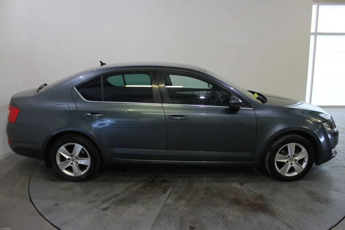 Skoda Octavia AMBITION 2.0TDI 150HP - Image 2