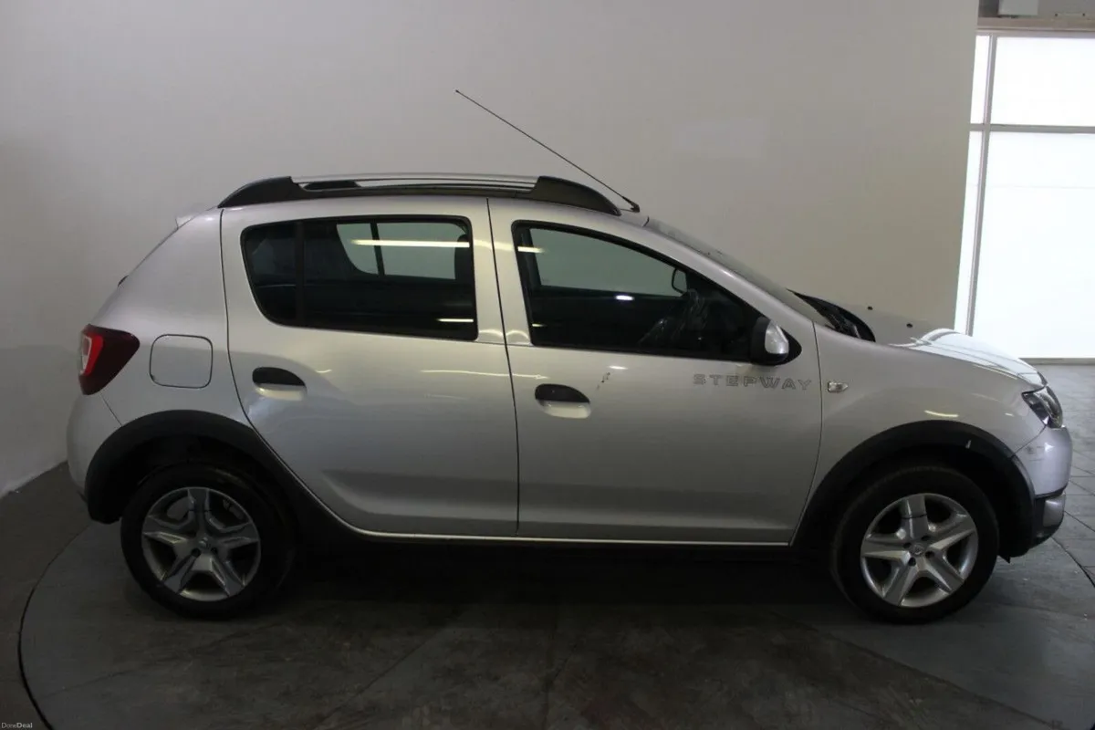 Dacia Sandero Stepway 1.5 dCi 90 SIGNATURE - Image 4