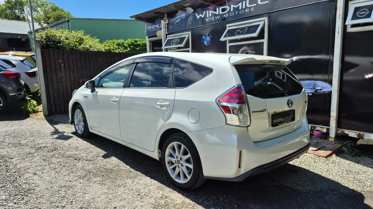 Toyota Prius Hybrid 2019 - Image 6