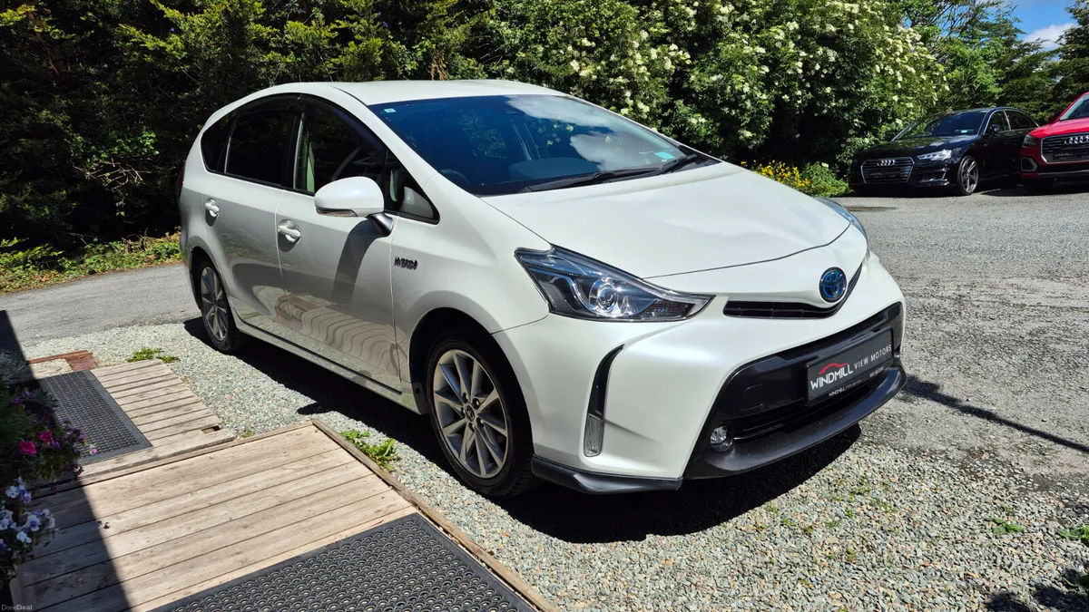 Toyota Prius Hybrid 2019 - Image 2