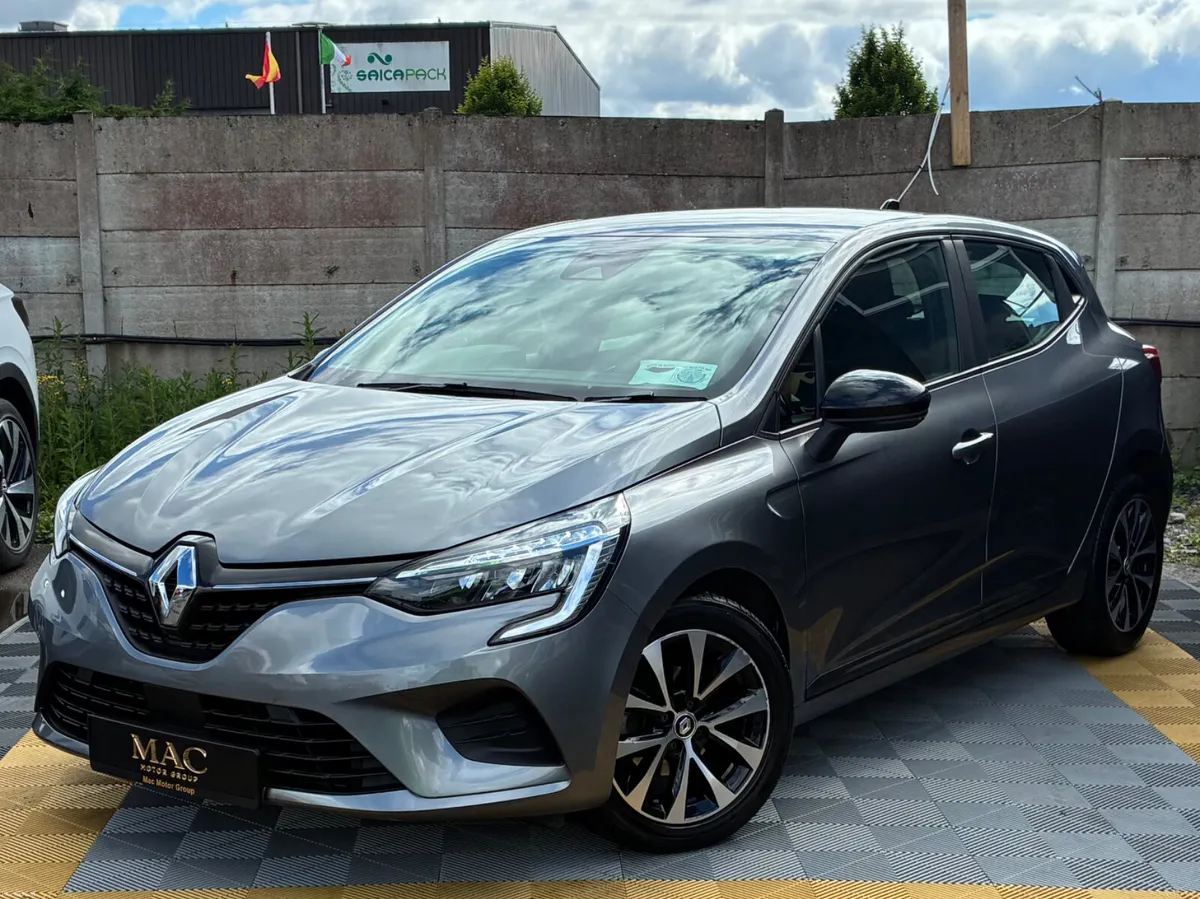 Renault Clio 1.0L Petrol Manual - Image 1