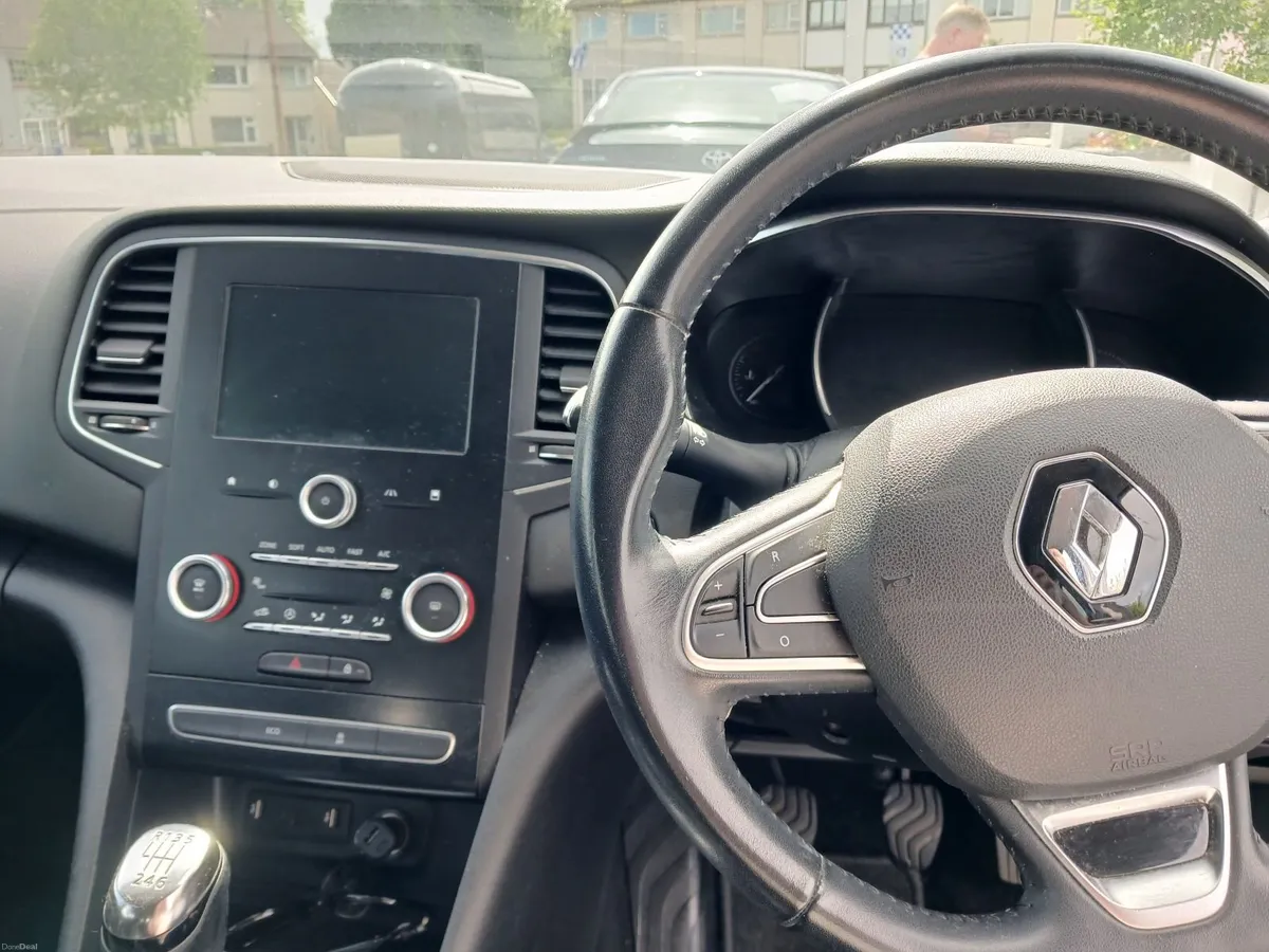 Renault Megane 2018 - Image 3