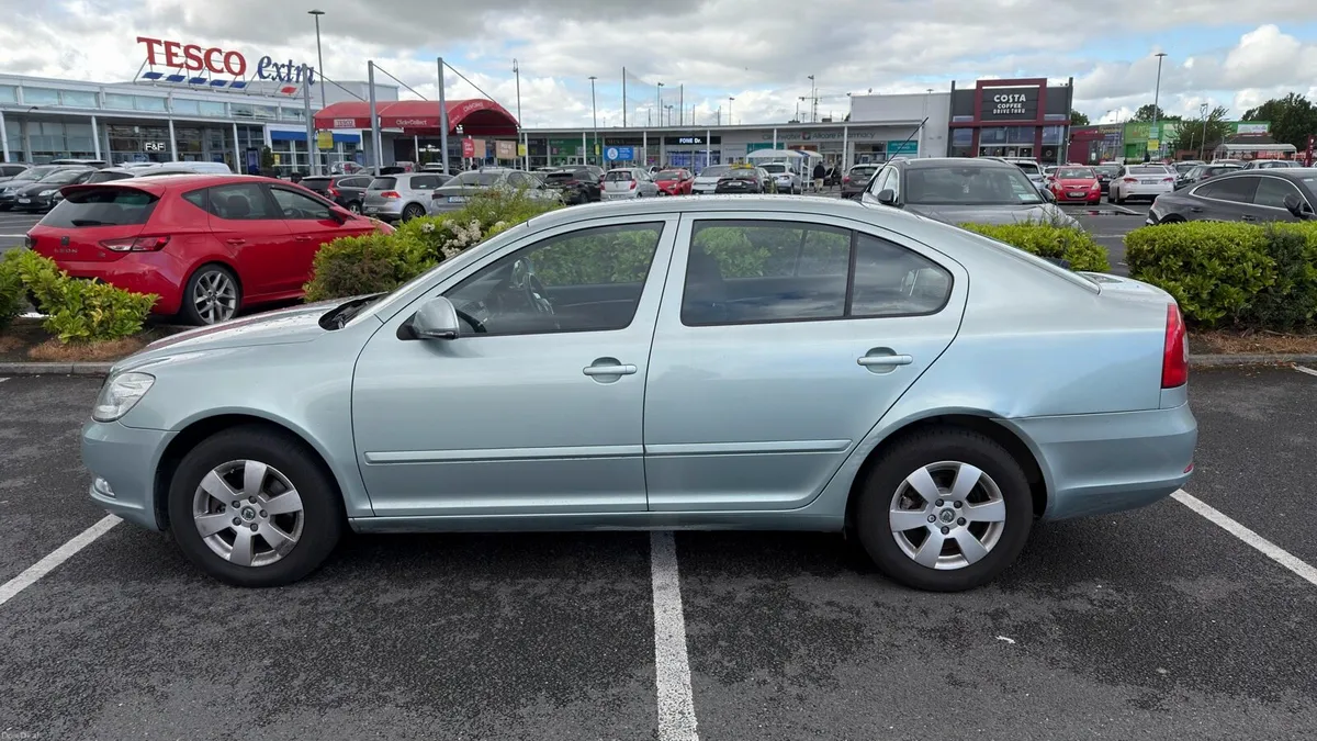 Manual 2010 Skoda Octavia 1.6TDI - Image 4