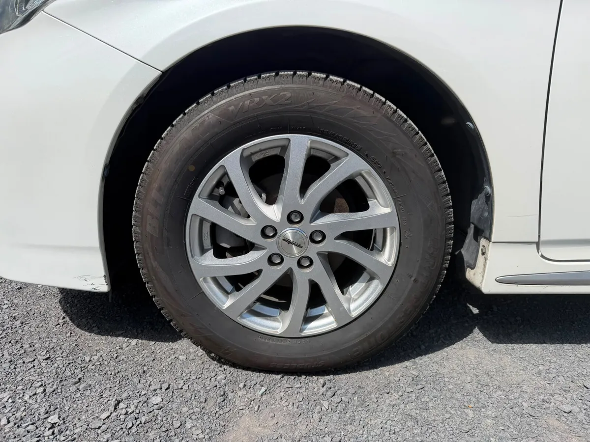 14 TOYOTA PRIUS HYBRID LEATHER - Image 6