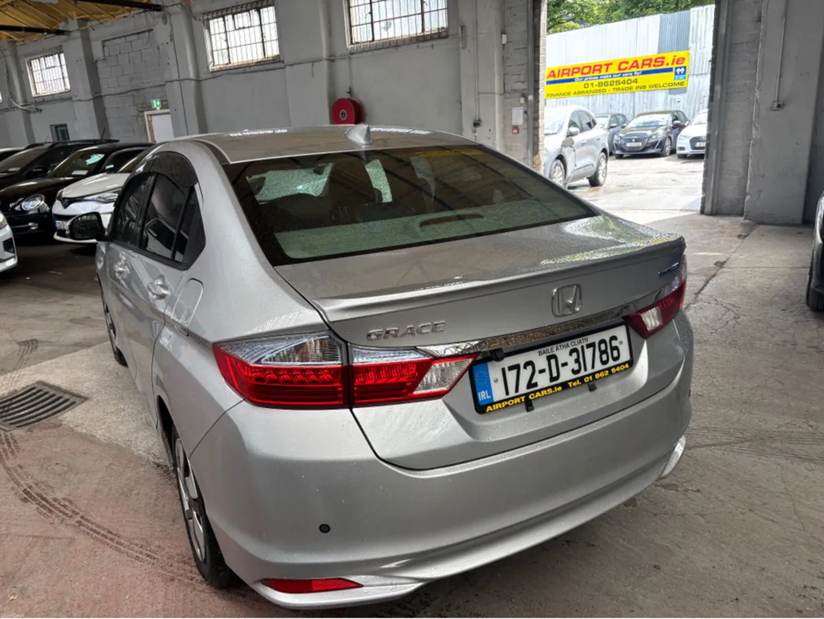 Honda Grace Self charging  Hybrid 4DR AUTO - Image 3