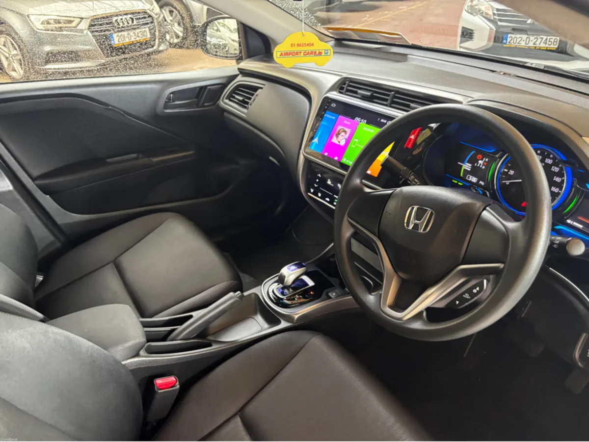 Honda Grace Self charging  Hybrid 4DR AUTO - Image 4