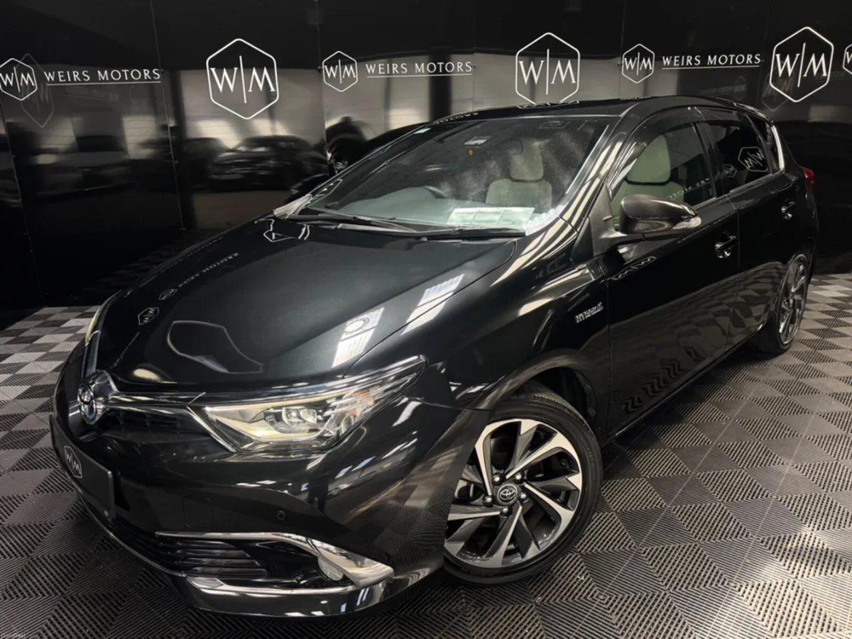 Toyota Auris G HYBRID 31,605KM LEATHER SEATS - Image 1