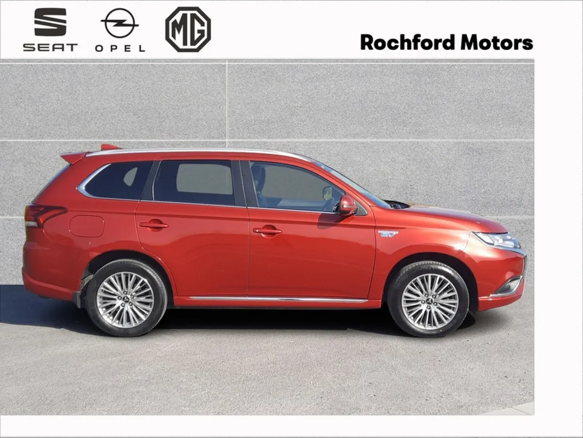 Mitsubishi Outlander PHEV INTENSE 2.4L 4DR AUTO - Image 3
