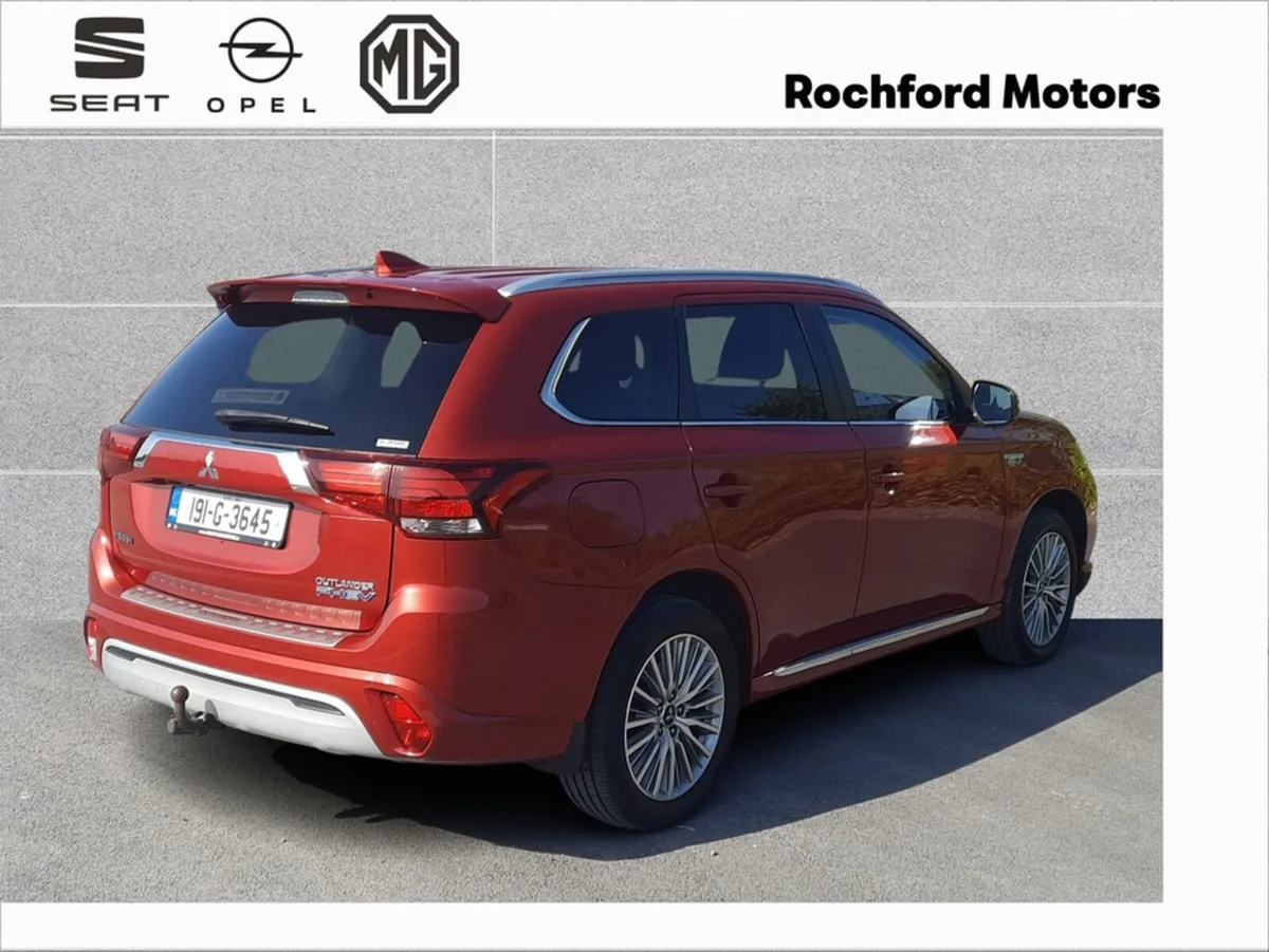 Mitsubishi Outlander PHEV INTENSE 2.4L 4DR AUTO - Image 4