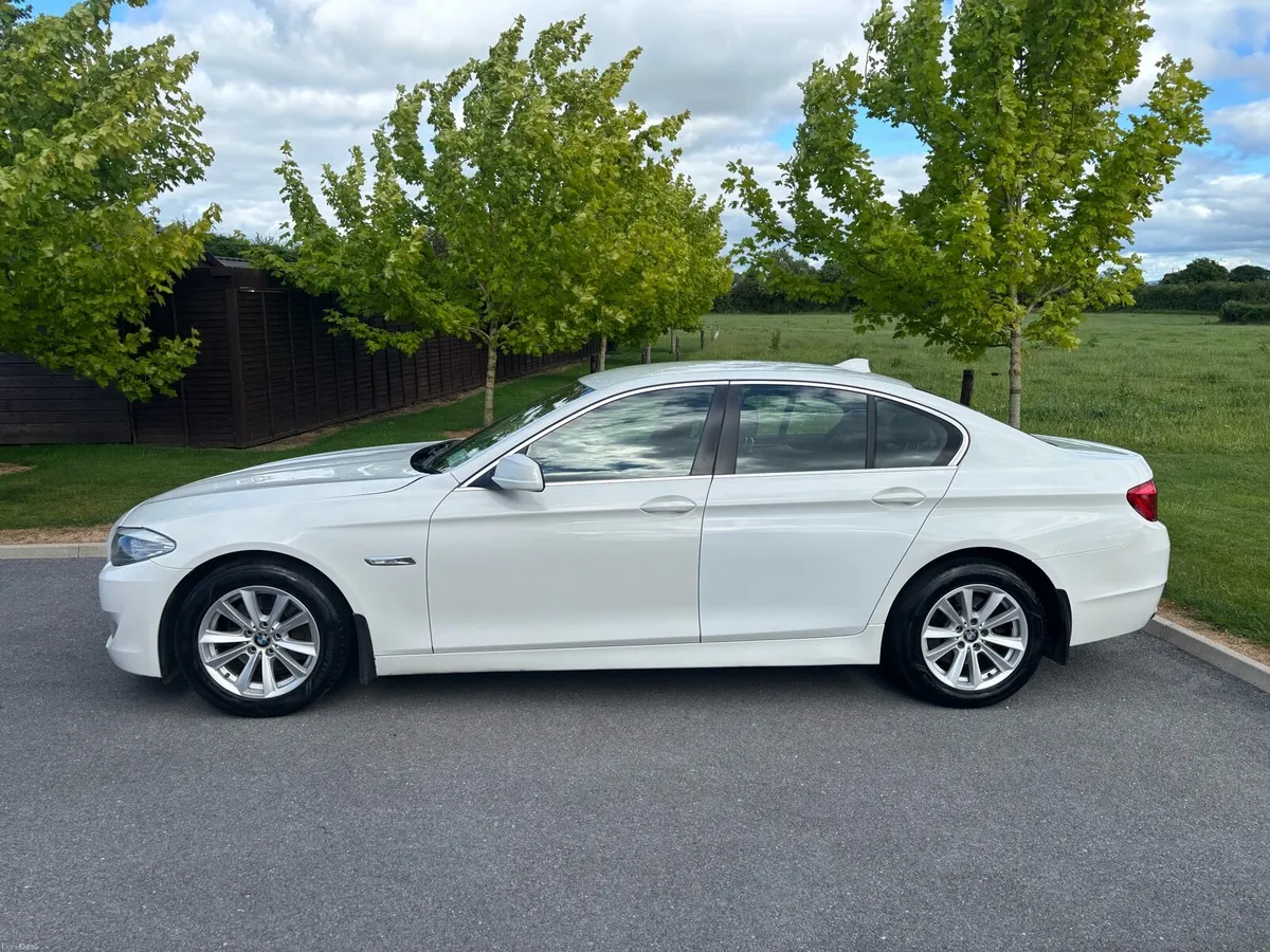 BMW 520D Manual - Image 1