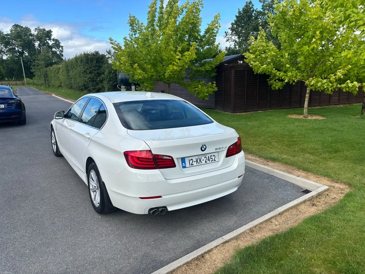 BMW 520D Manual - Image 2