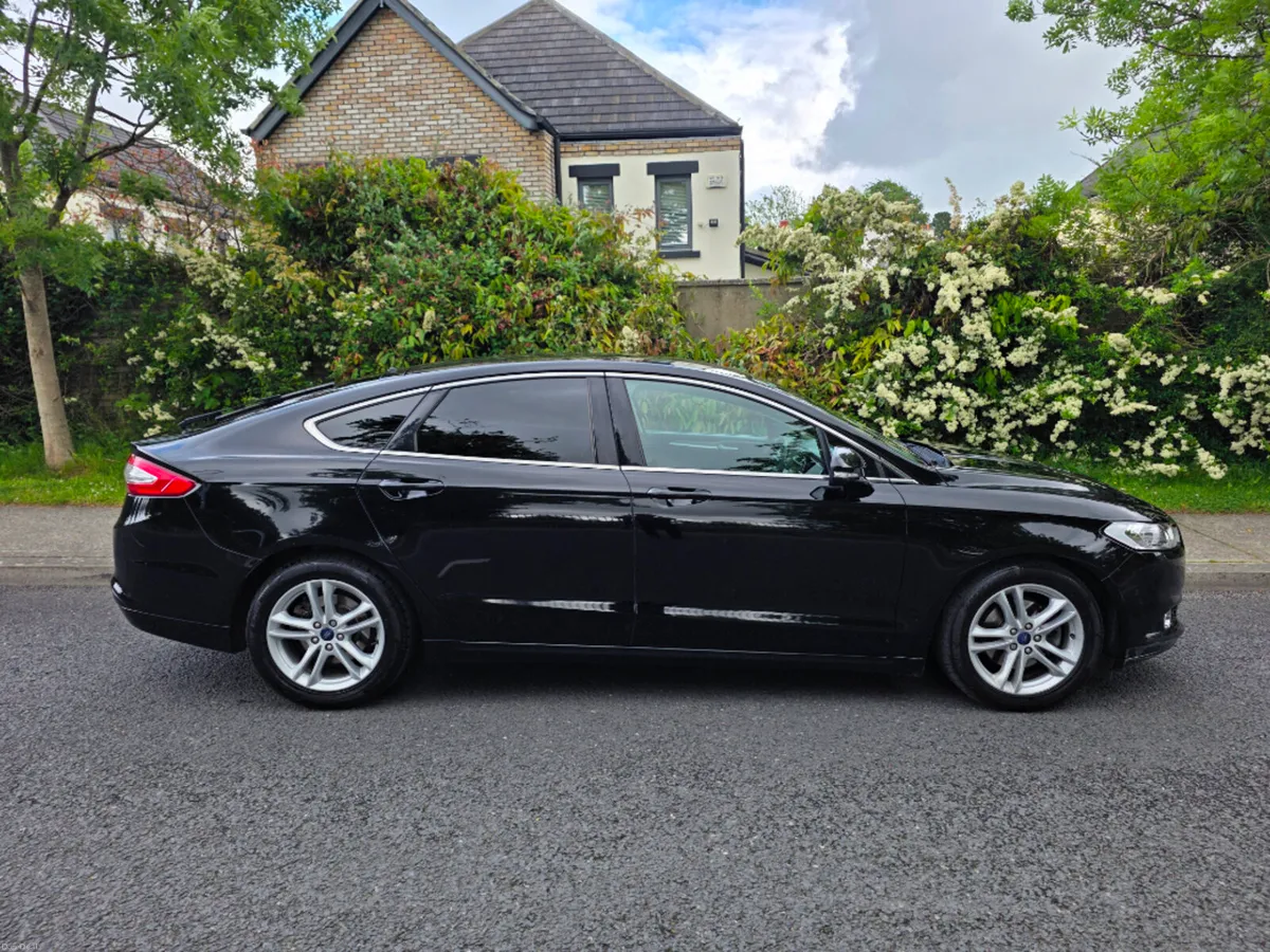 Ford Mondeo Titanium 5DR 2.0 150PS 6SPD 4D - Image 3