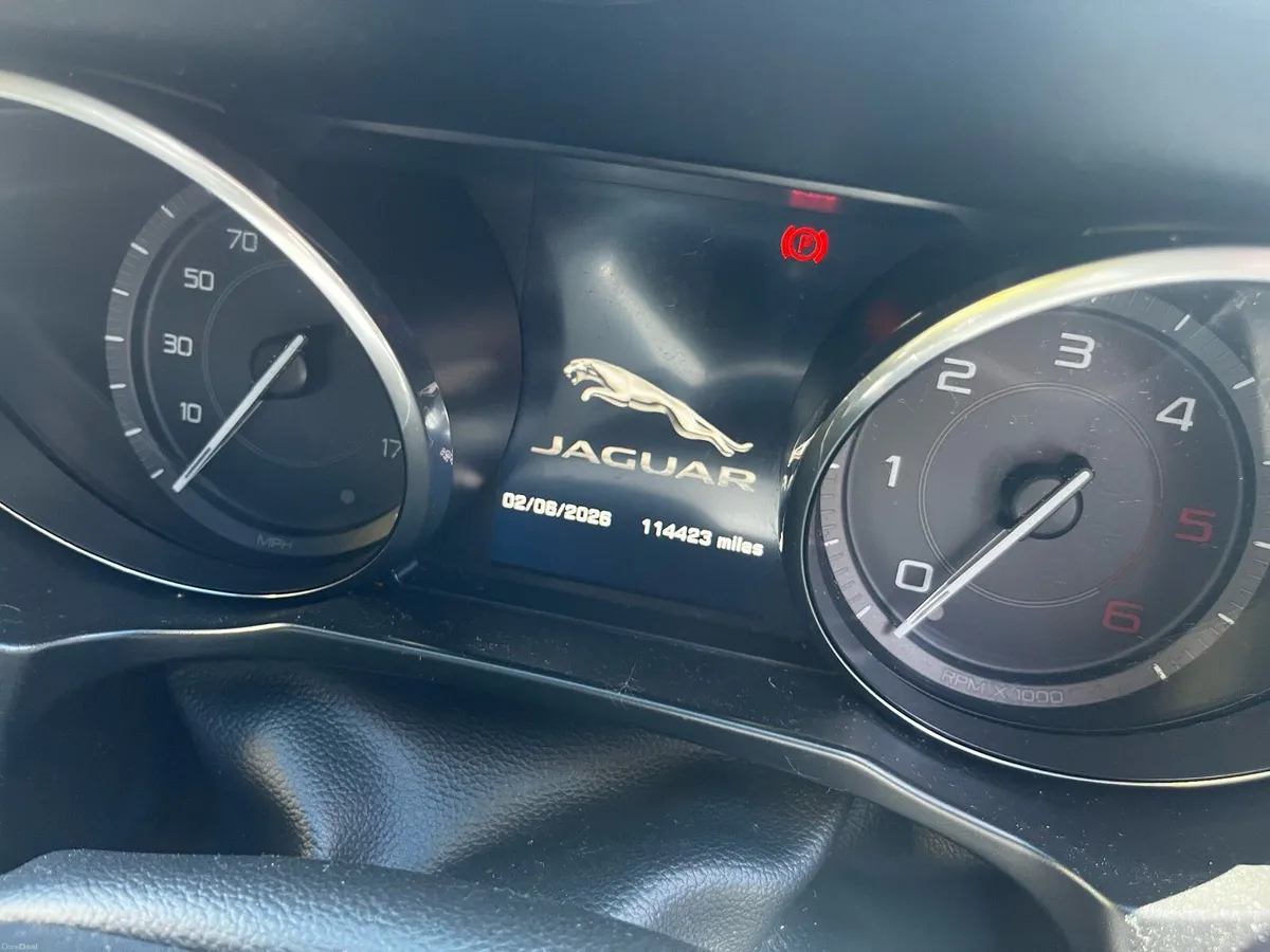 2016 Jaguar XE R-Sport 2.0 Diesel - Image 5